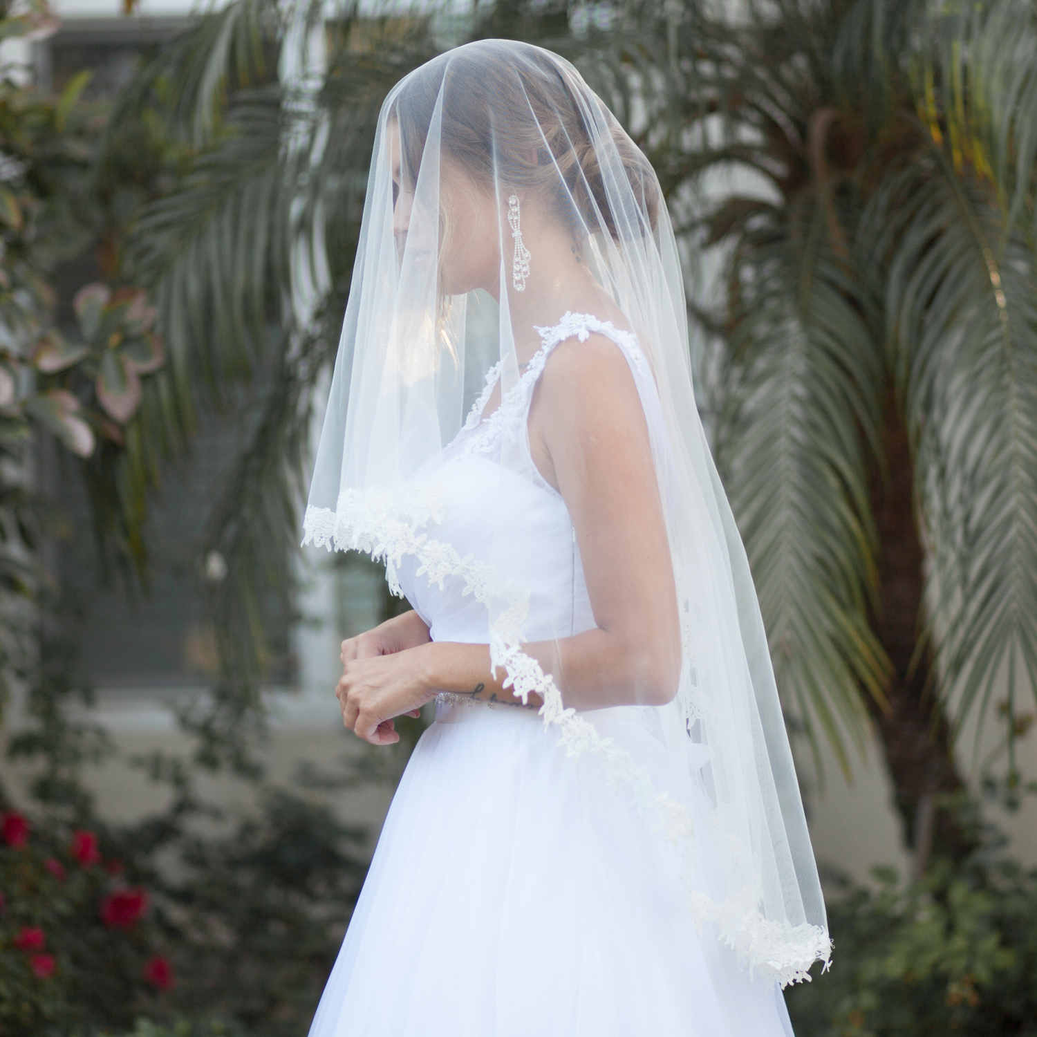 VEIL952 DROP WEDDING VEIL W/ CROCHET LACE TRIMMING Veils