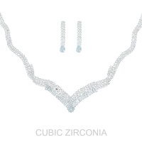 CUBIC ZIRCONIA SCALLOP CURVE V-SHAPED NECKLACE SET