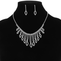 DAINTY RHINESTONE NECKLACE SET