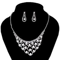 DAINTY RHINESTONE AND PEARL NECKLACE SET