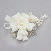BRIDAL FLOWER HAIR COMB W/ PEARLS / RHINESTONES