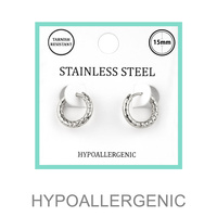 TEXTURE HUGGIE HOOP EARRINGS