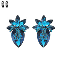 RHINESTONE CLUSTER CLIP EARRING