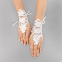 PEARL LACE GLOVE