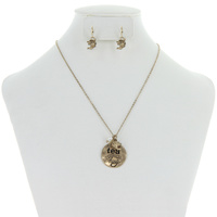 A CUP OF TEA NECKLACE SET