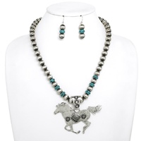 WESTERN NAVAJO PEARL BEADED HORSE NECKLACE SET