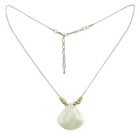 MOTHER OF PEARL SHELL PENDANT NECKLACE
