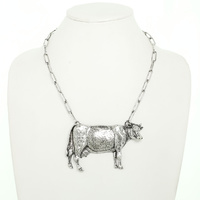 WESTERN COW PENDANT NECKLACE