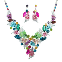 LEAF DESIGN GEMSTONE V-SHAPED NECKLACE SET