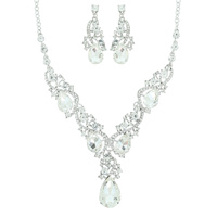 TEARDROP CRYSTAL RHINESTONE V-SHAPED NECKLACE SET