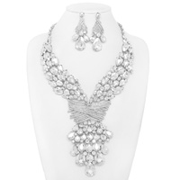 TEARDROPS CRYSTAL CLUSTER BIB NECKLACE SET