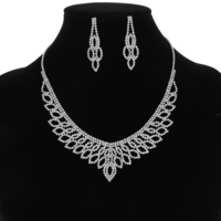 OVAL RHINESTONE NECKLACE SET