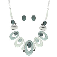 ABSTRACT OVAL RESIN DISC NECKLACE SET