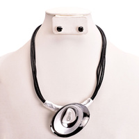 MINIMAL ART GEO METAL NECKLACE SET