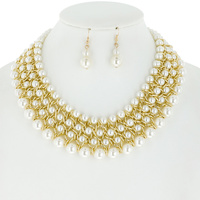 PEARL NECKLACE AND EARRRINGS SET