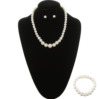WHITE SIMPLE PEARL NECKLACE