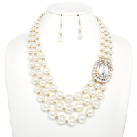 3 LINE GEMSTONE BROOCH PEARL COLLAR NECKLACE SET