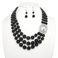 3 LINE GEMSTONE BROOCH PEARL COLLAR NECKLACE SET