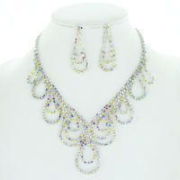 VINTAGE GLAM SCALLOPED TEARDROP CRYSTAL RHINESTONE PAVE V-SHAPE NECKLACE EARRING SET
