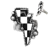WESTERN CHECKER FLAG PATTERN LIGHTNING RING